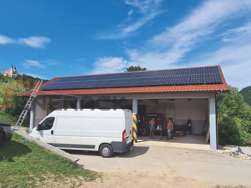 15 kW T20 Dachziegelhakensystem in Slowenien