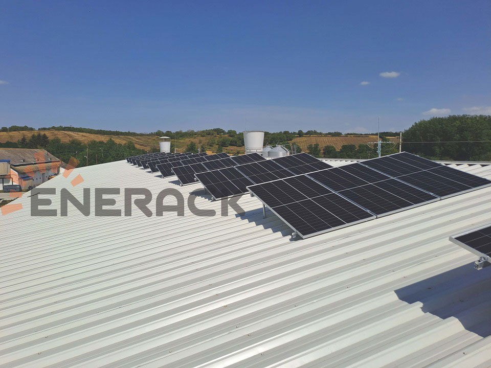 15 kW Dachsystem mit verstellbarer Neigung in Ungarn