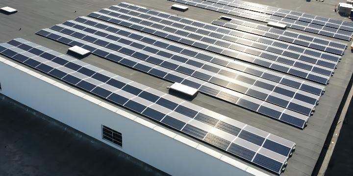 560 kW Ost & West ballastiertes-PRO System in Rumänien