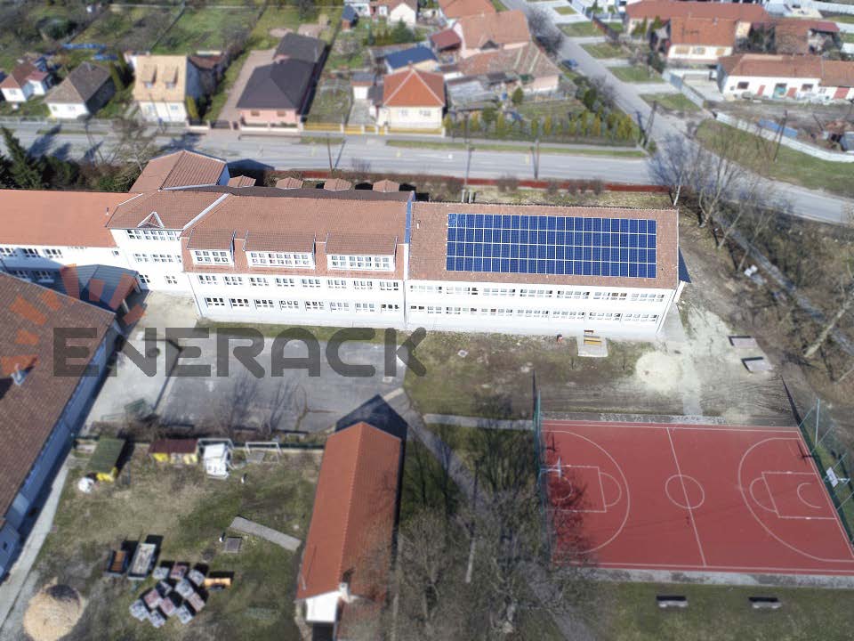 35 kW T01 Ziegeldachhakenanlage in Ungarn