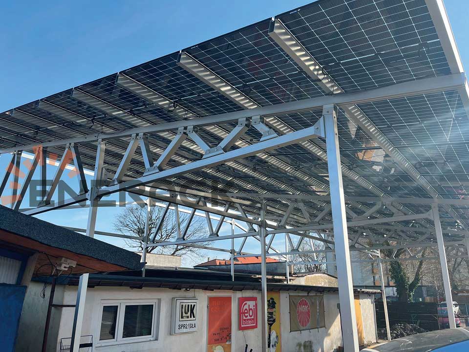 44 kW Carport Solarmontageanlage nach Kundenvorgabe in Polen