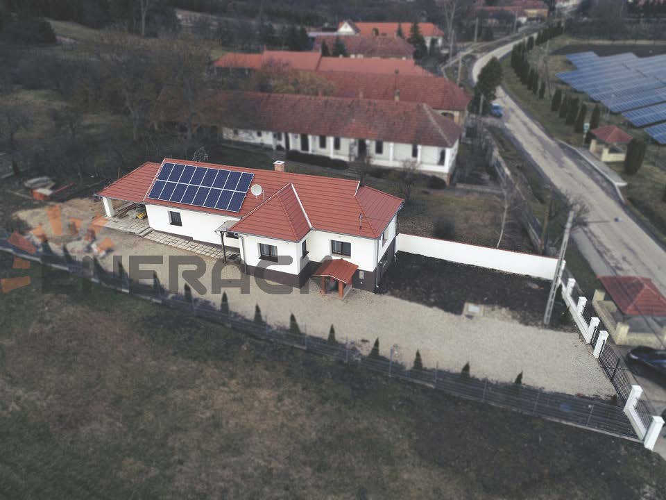 6 kW Ziegeldachhaken-System T01 in Ungarn
