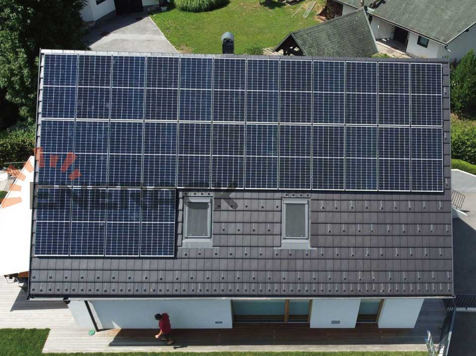 12 kW T20 Ziegeldachhakensystem in Slowenien